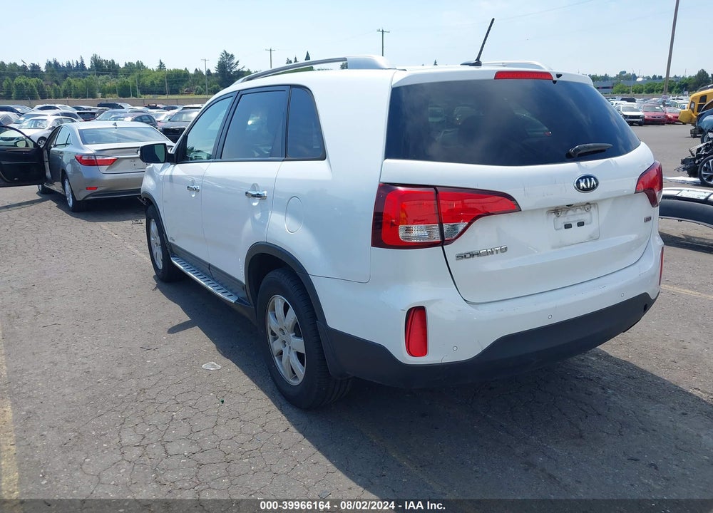 2015 KIA SORENTO LX VIN: 5XYKTDA63FG655279
