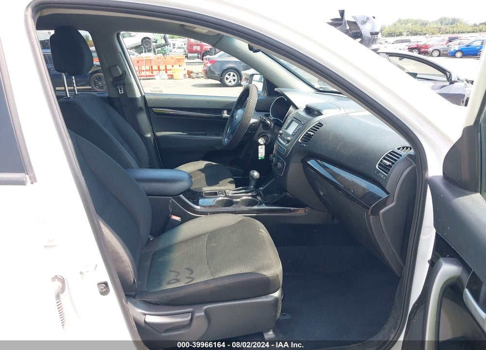 2015 KIA SORENTO LX VIN: 5XYKTDA63FG655279