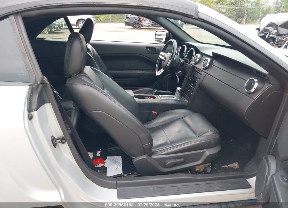 2007 FORD MUSTANG V6 DELUXE/V6 PREMIUM VIN: 1ZVFT84N575352023