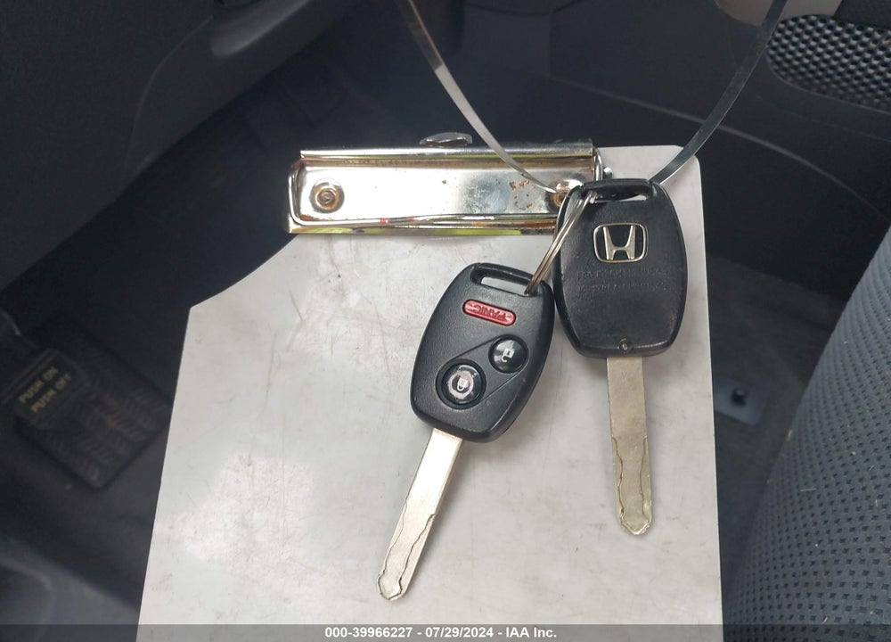 2007 HONDA PILOT EX VIN: 5FNYF184X7B000498