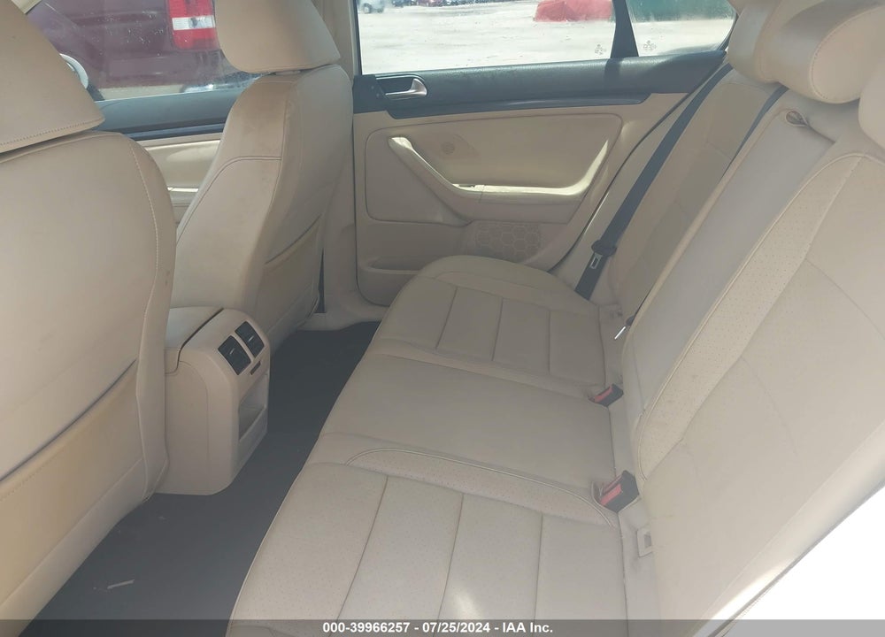 2010 VOLKSWAGEN JETTA SE VIN: 3VWRX7AJ9AM057229
