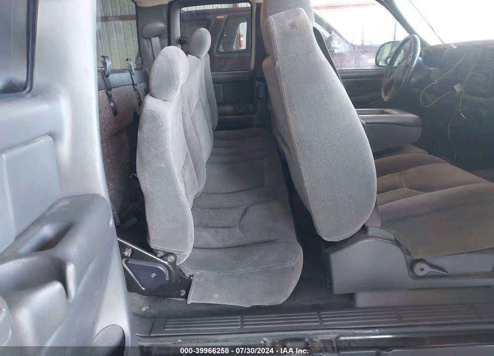 2005 CHEVROLET SILVERADO 1500 LS VIN: 2GCEC19VX51173814