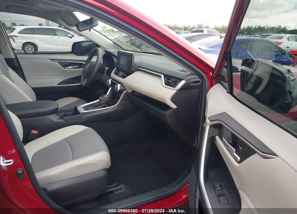 2021 TOYOTA RAV4 XLE PREMIUM VIN: 2T3C1RFV8MW133379