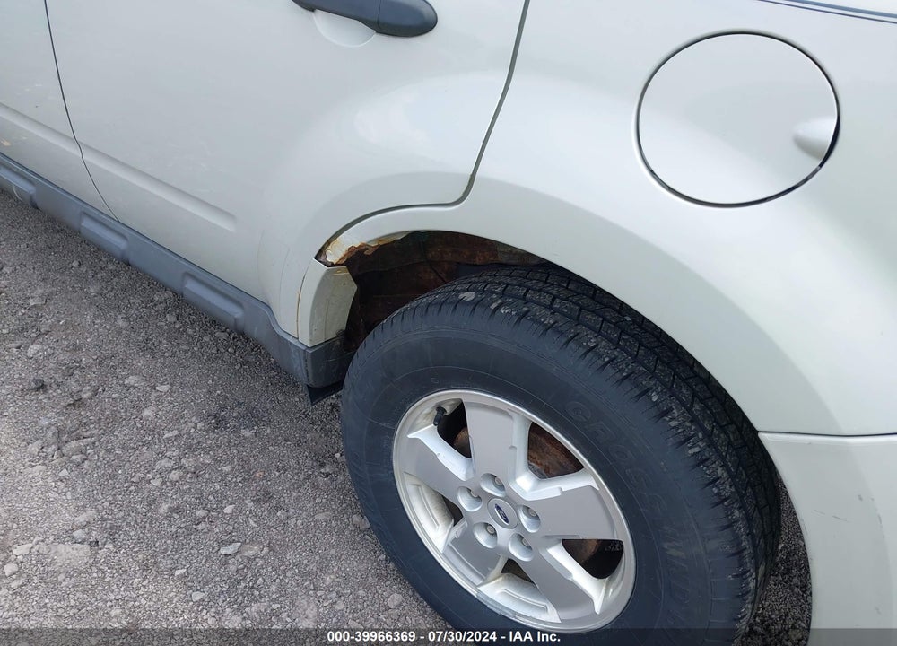 2009 FORD ESCAPE VIN: 1FMCU93789KA87402