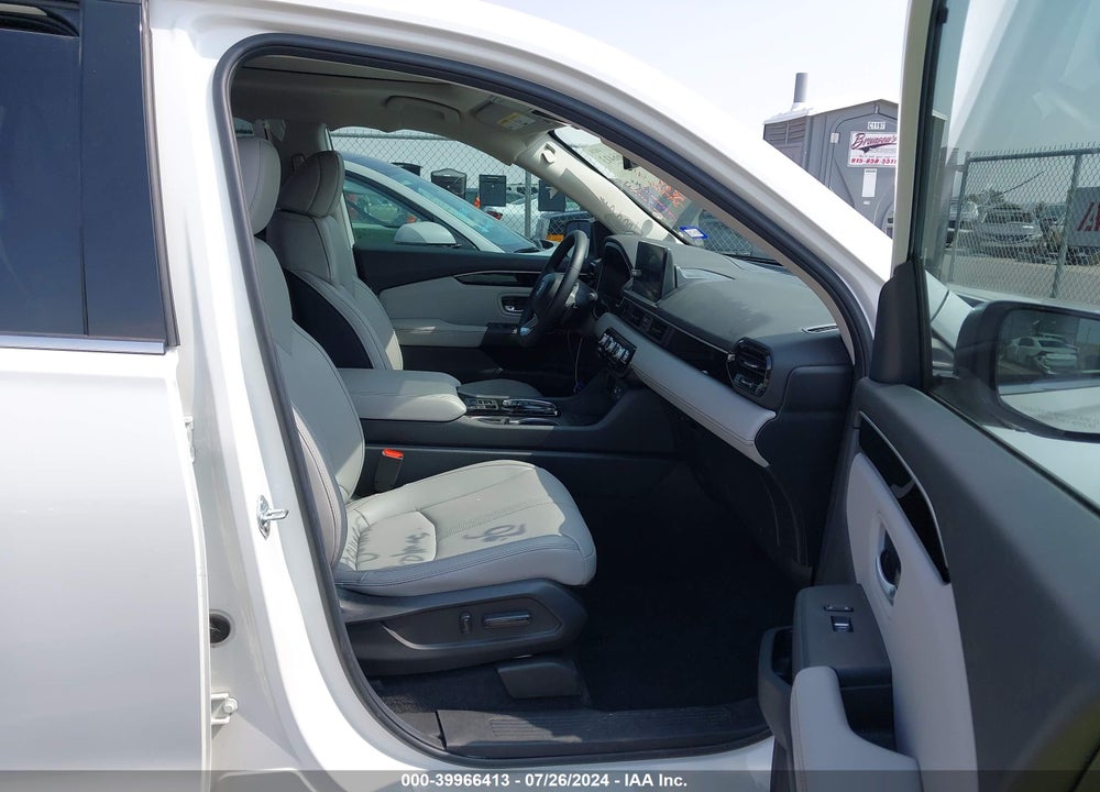 2025 HONDA PILOT VIN: 5FNYG2H70SB000676