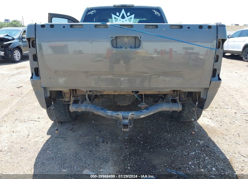 2011 CHEVROLET SILVERADO 1500 LT VIN: 1GCRKSE32BZ201784