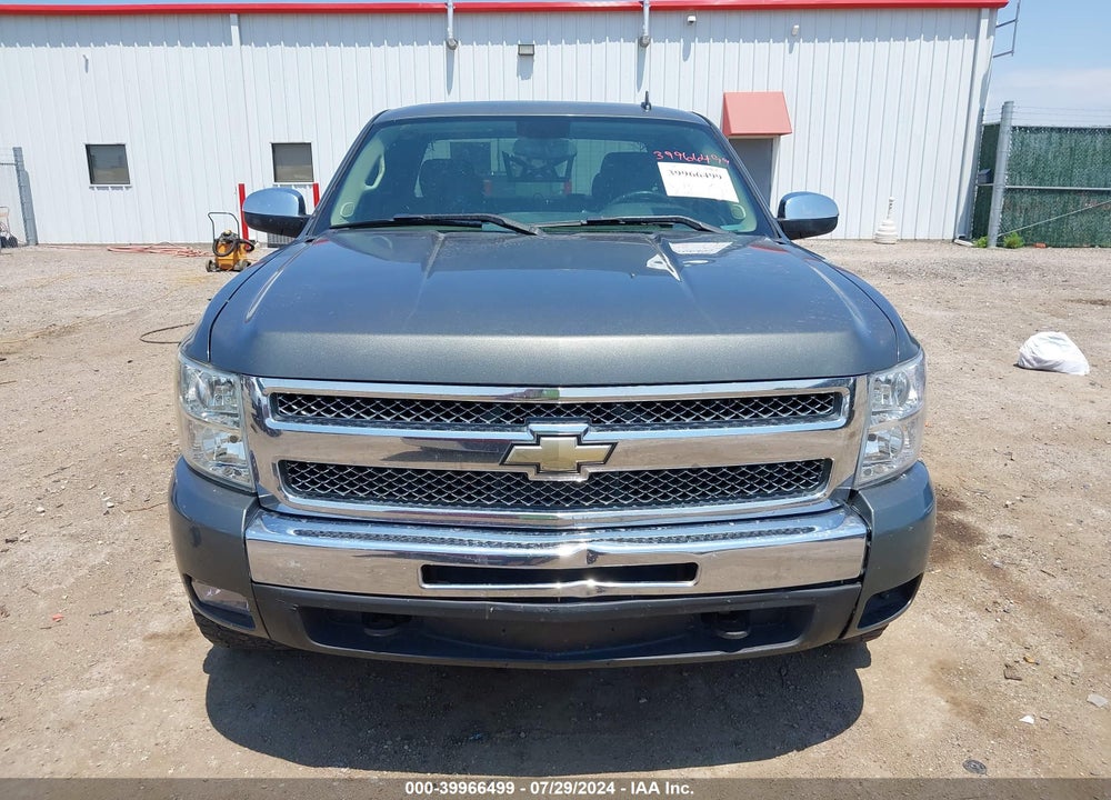 2011 CHEVROLET SILVERADO 1500 LT VIN: 1GCRKSE32BZ201784