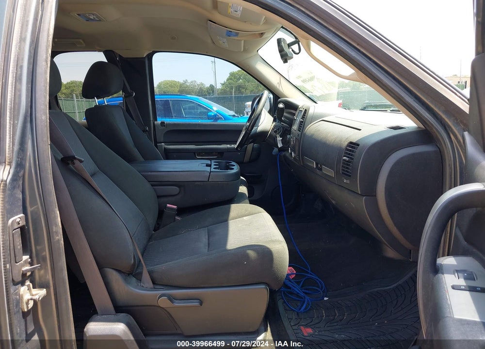 2011 CHEVROLET SILVERADO 1500 LT VIN: 1GCRKSE32BZ201784