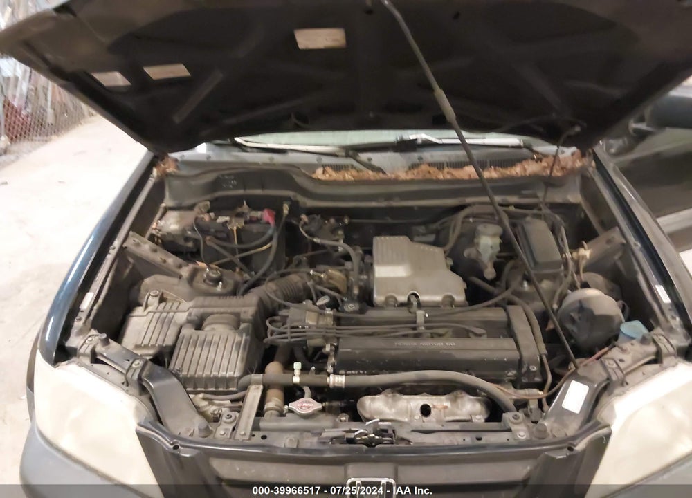 2000 HONDA CR-V LX VIN: JHLRD2840YC008420