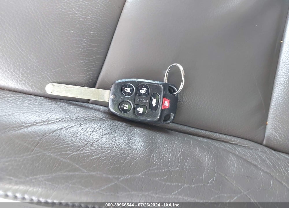 2011 HONDA ODYSSEY EX-L VIN: 5FNRL5H68BB065638