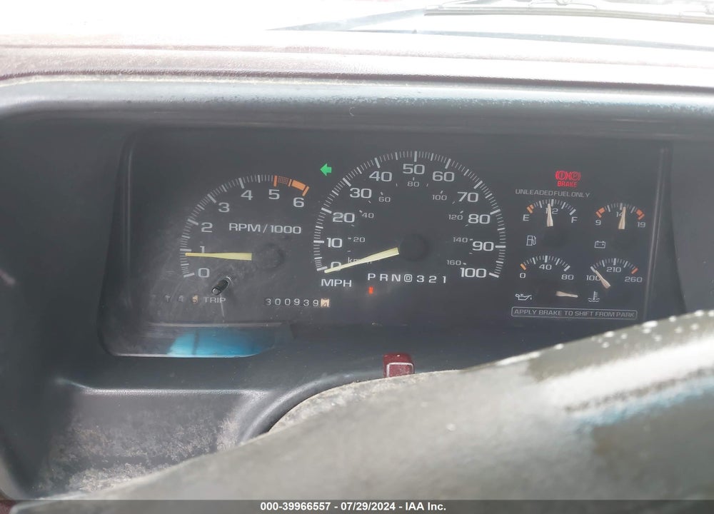 1996 CHEVROLET TAHOE K1500 VIN: 1GNEK13R4TJ334036