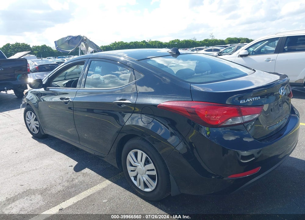 2016 HYUNDAI ELANTRA SE VIN: 5NPDH4AE2GH788675