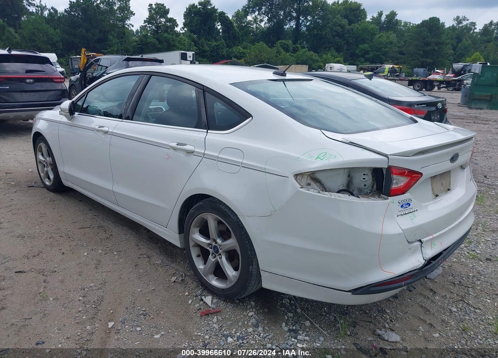 2015 FORD FUSION SE VIN: 3FA6P0H7XFR300831