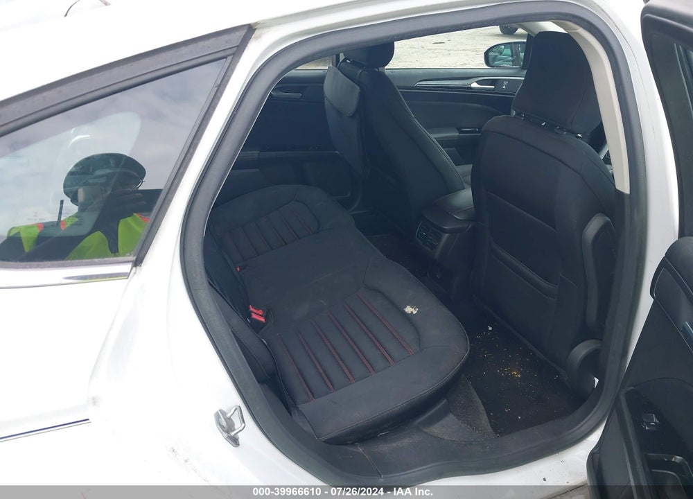 2015 FORD FUSION SE VIN: 3FA6P0H7XFR300831