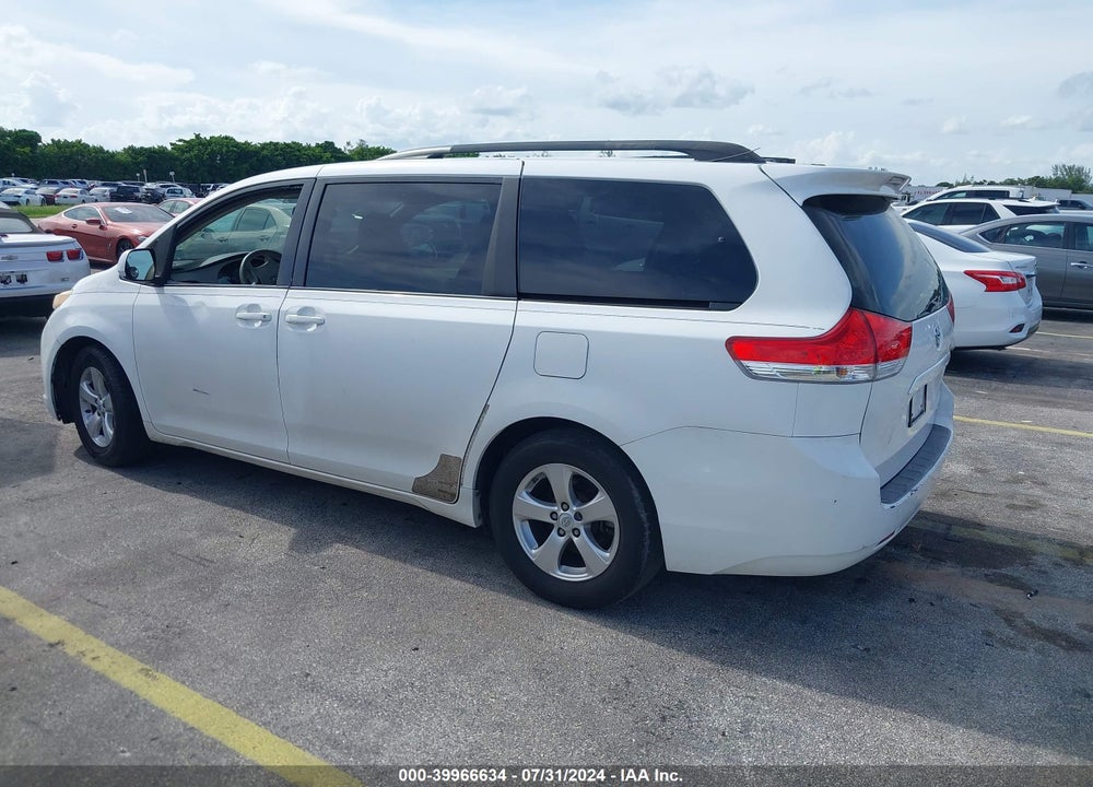 2011 TOYOTA SIENNA LE V6 VIN: 5TDKK3DC6BS113072
