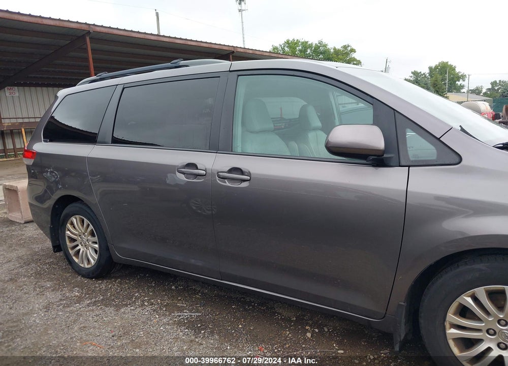 2013 TOYOTA SIENNA XLE V6 8 PASSENGER VIN: 5TDYK3DC8DS325498