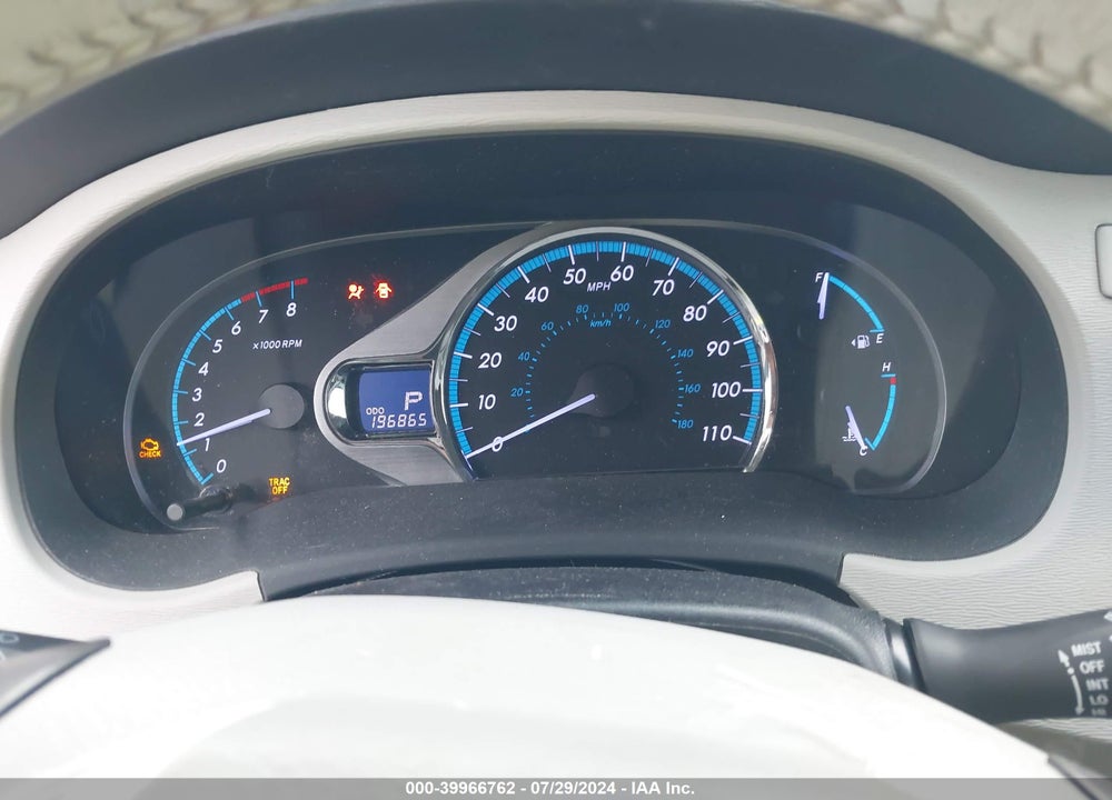 2013 TOYOTA SIENNA XLE V6 8 PASSENGER VIN: 5TDYK3DC8DS325498