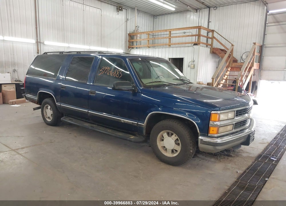 1999 CHEVROLET SUBURBAN 1500 LT VIN: 3GNEC16R9XG143311