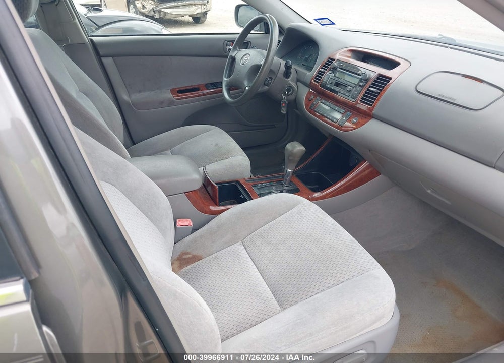 2004 TOYOTA CAMRY XLE VIN: 4T1BE32K24U830127