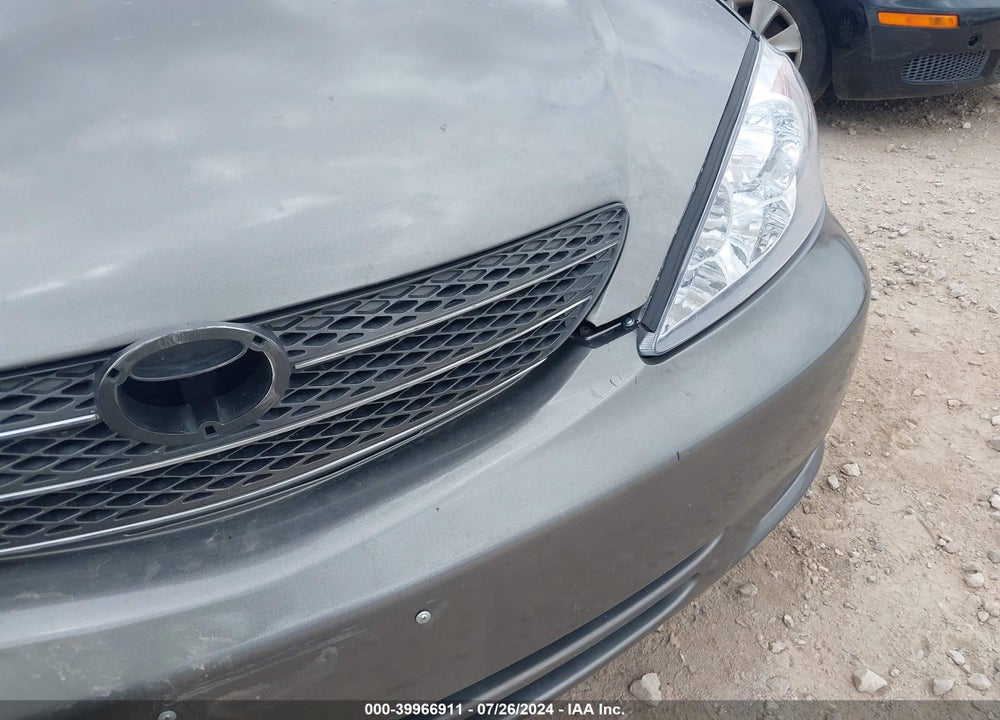 2004 TOYOTA CAMRY XLE VIN: 4T1BE32K24U830127