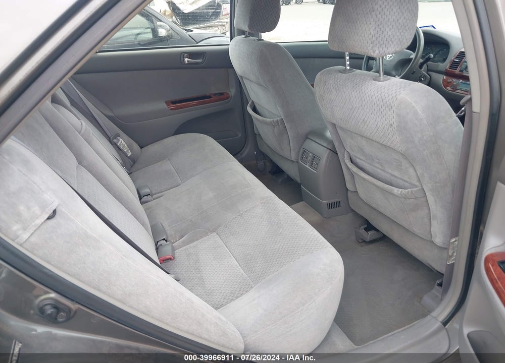 2004 TOYOTA CAMRY XLE VIN: 4T1BE32K24U830127