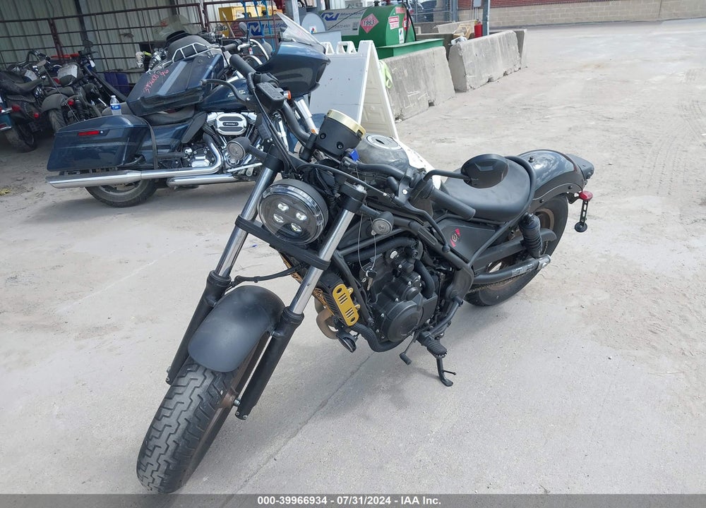 2024 HONDA CMX500 A VIN: MLHPC5649R5300131