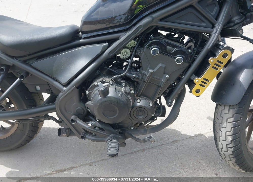 2024 HONDA CMX500 A VIN: MLHPC5649R5300131