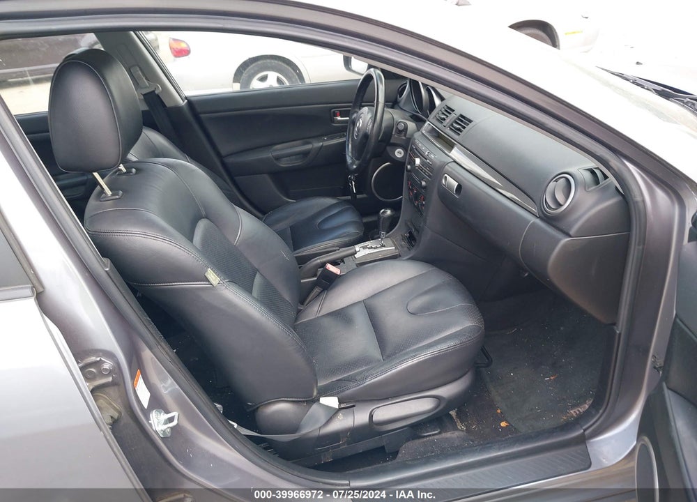 2004 MAZDA 3 S VIN: JM1BK323541181317
