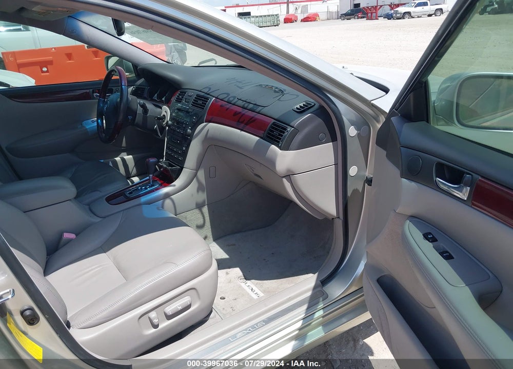 2004 LEXUS ES 330 VIN: JTHBA30G145010936