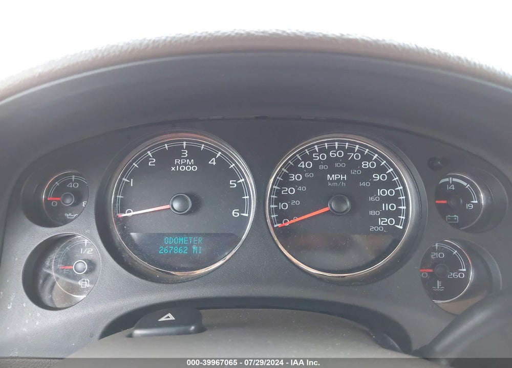 2011 CHEVROLET TAHOE LTZ VIN: 1GNSCCE02BR172952