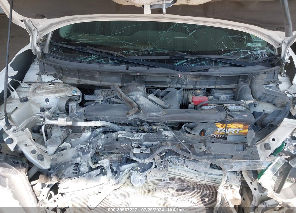 2016 NISSAN ROGUE S VIN: 5N1AT2MN2GC748136