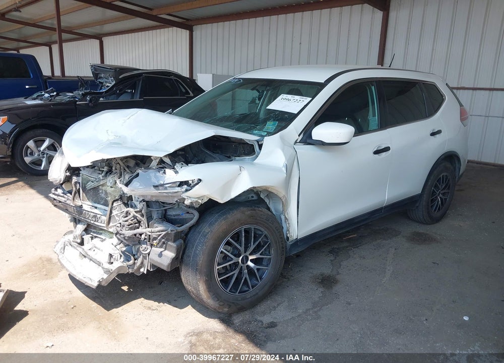 2016 NISSAN ROGUE S VIN: 5N1AT2MN2GC748136