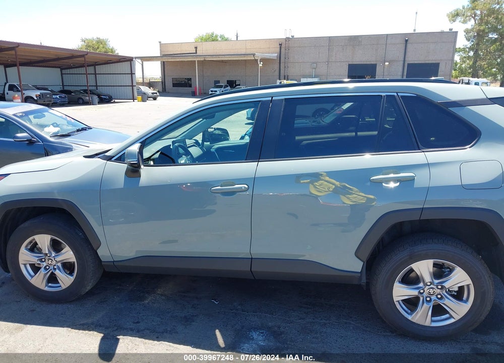 2022 TOYOTA RAV4 XLE VIN: 2T3W1RFV7NW229213