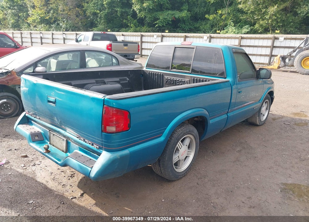 1995 CHEVROLET S TRUCK S10 VIN: 1GCCS14Z2S8110638