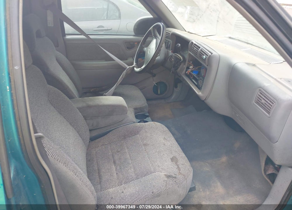 1995 CHEVROLET S TRUCK S10 VIN: 1GCCS14Z2S8110638