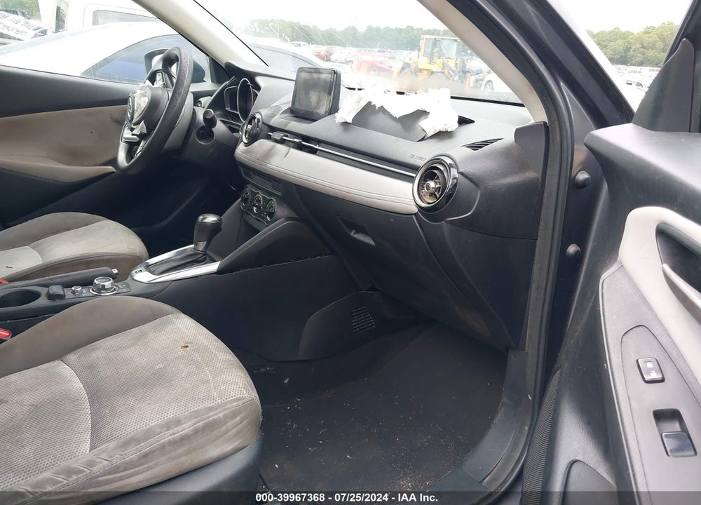 2020 TOYOTA YARIS LE VIN: 3MYDLBJV2LY708647