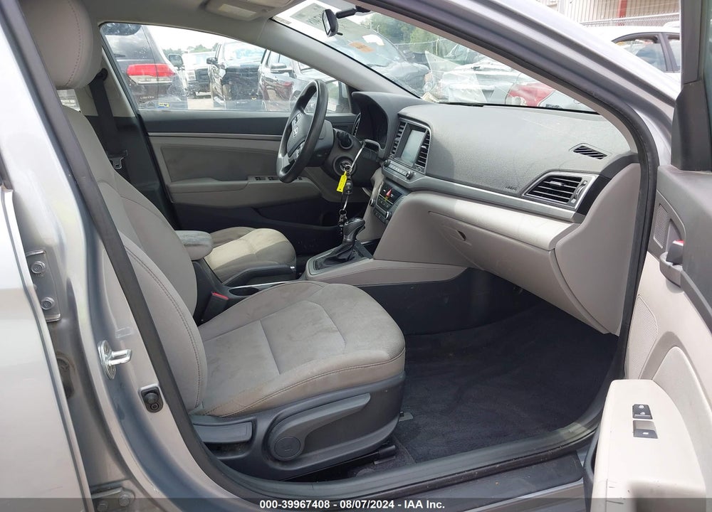 2017 HYUNDAI ELANTRA SE VIN: 5NPD84LF6HH009169