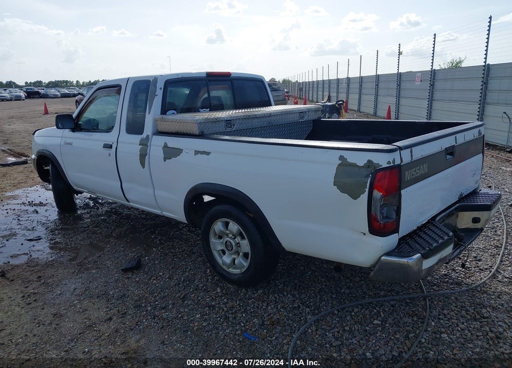 2000 NISSAN FRONTIER XE VIN: 1N6DD26S5YC412223