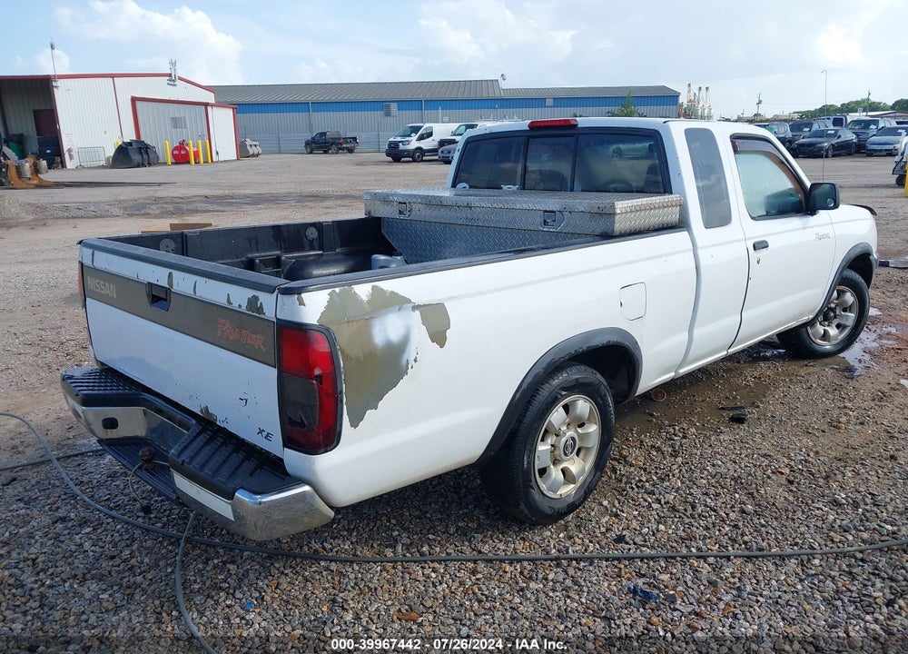 2000 NISSAN FRONTIER XE VIN: 1N6DD26S5YC412223