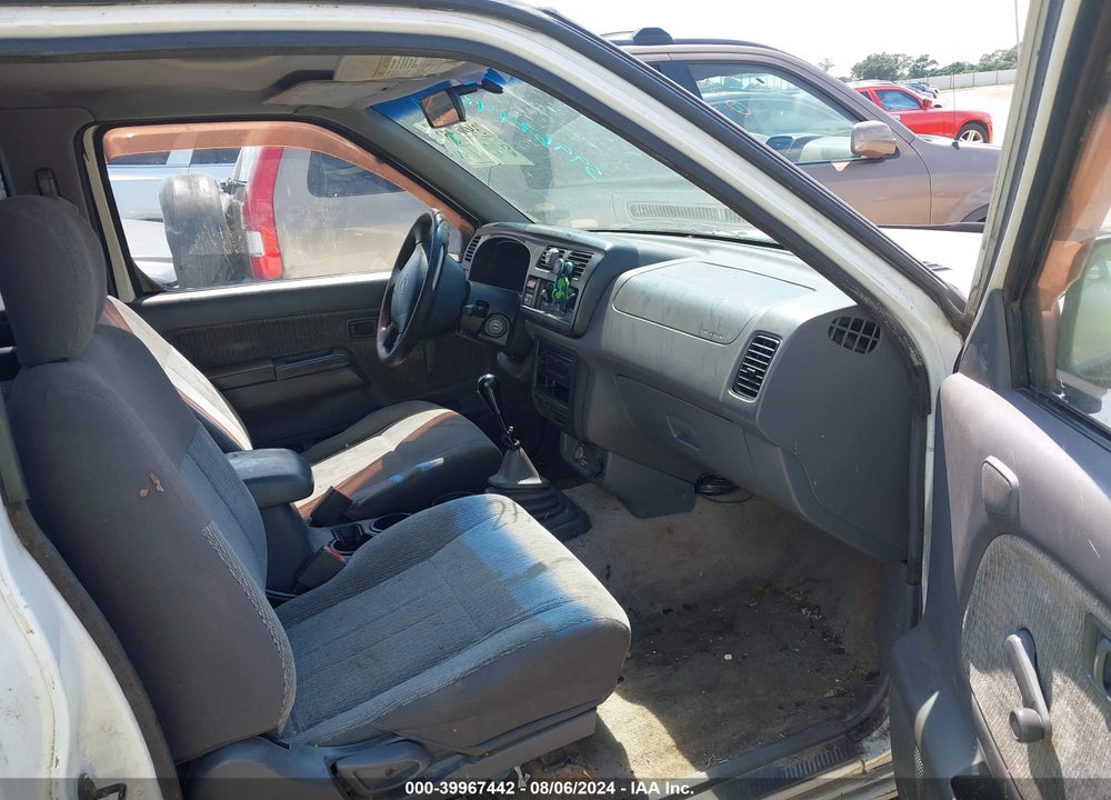 2000 NISSAN FRONTIER XE VIN: 1N6DD26S5YC412223