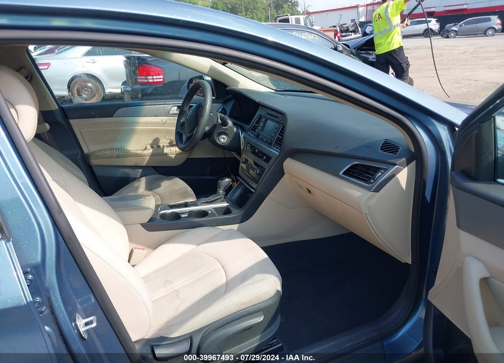 2015 HYUNDAI SONATA ECO VIN: 5NPE24AA5FH147926