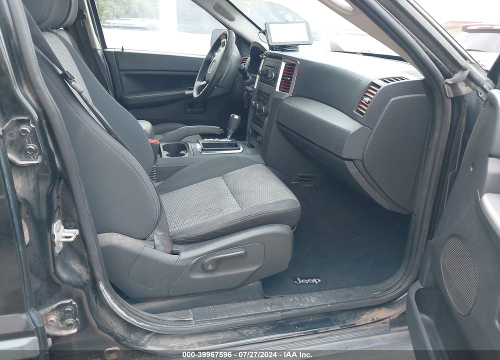 2008 JEEP GRAND CHEROKEE LAREDO VIN: 1J8GS48K68C109605