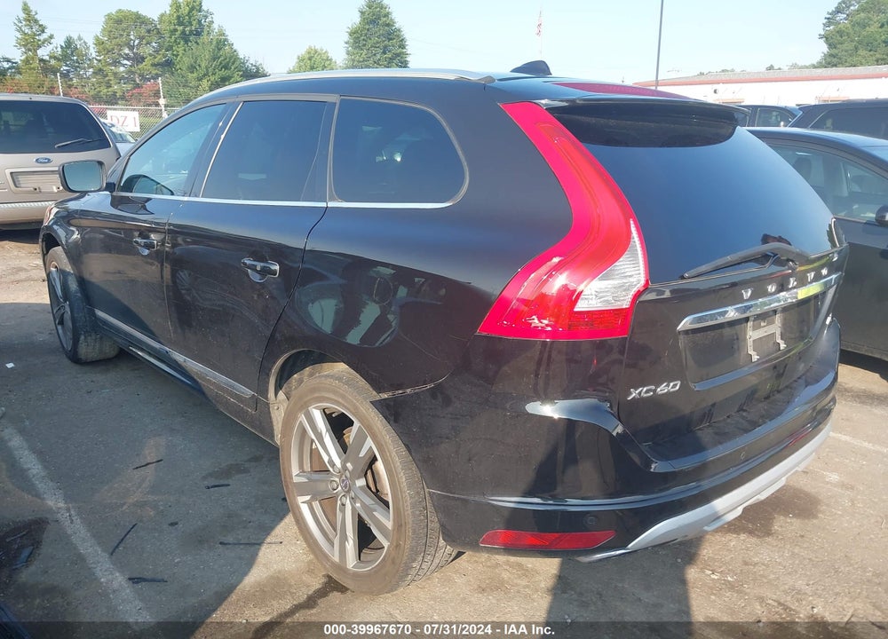 2017 VOLVO XC60 T5 DYNAMIC VIN: YV440MDR1H2183827