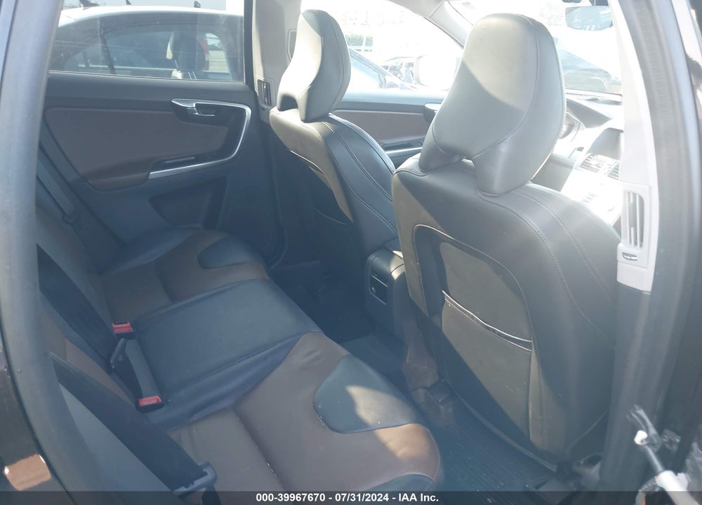 2017 VOLVO XC60 T5 DYNAMIC VIN: YV440MDR1H2183827