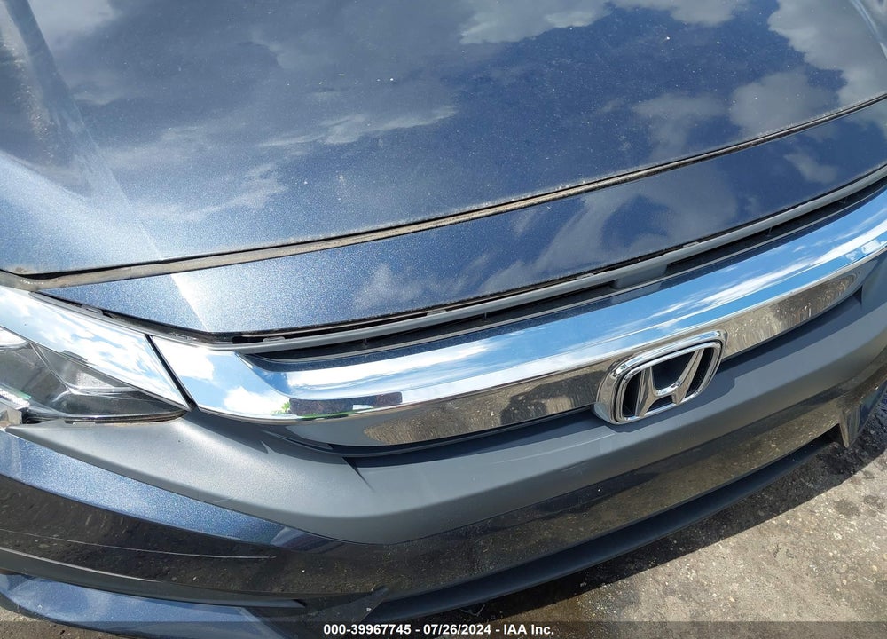 2018 HONDA CIVIC LX VIN: 2HGFC2F53JH579497