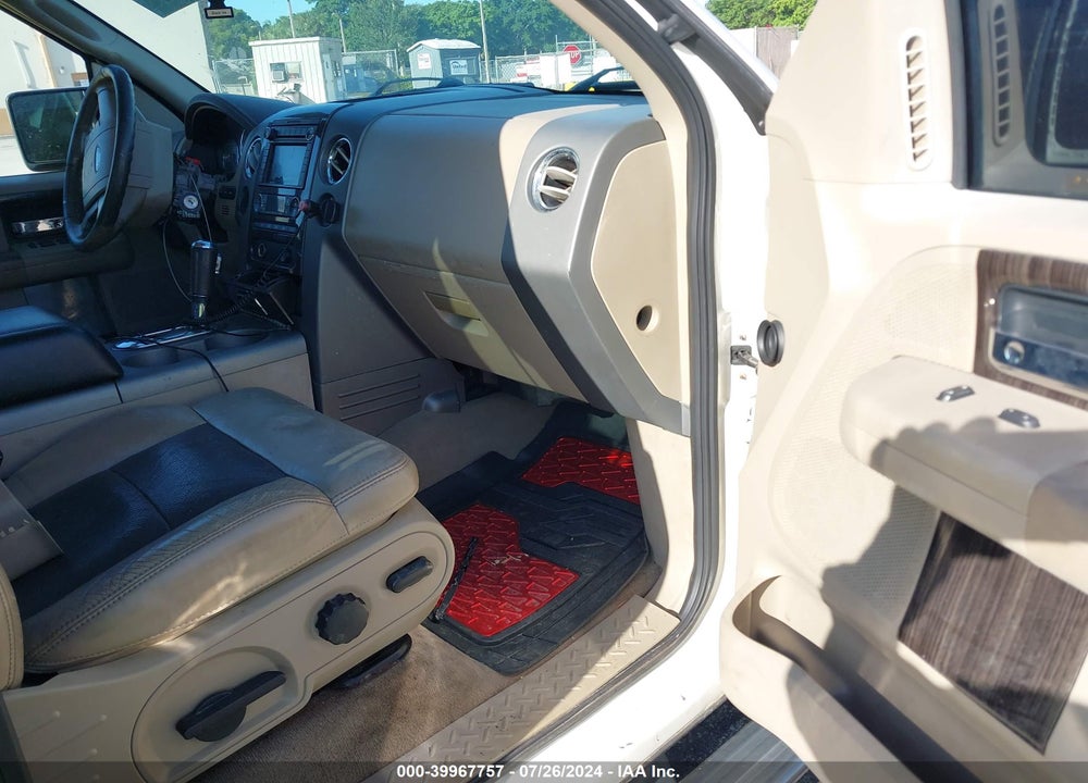 2008 FORD F-150 LARIAT VIN: 1FTRW145X8FA18533