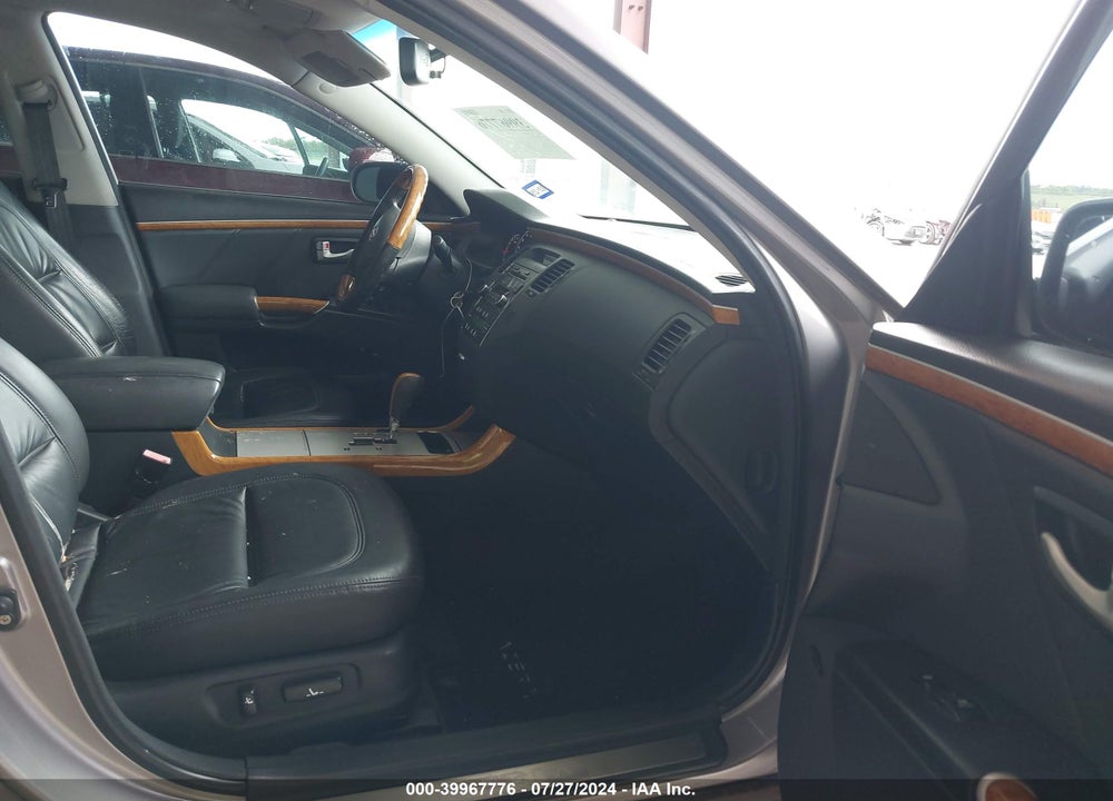 2006 HYUNDAI AZERA LIMITED/SE VIN: KMHFC46FX6A121931