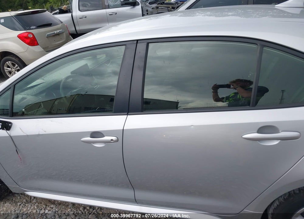 2022 TOYOTA COROLLA LE VIN: JTDEPMAE7N3019668