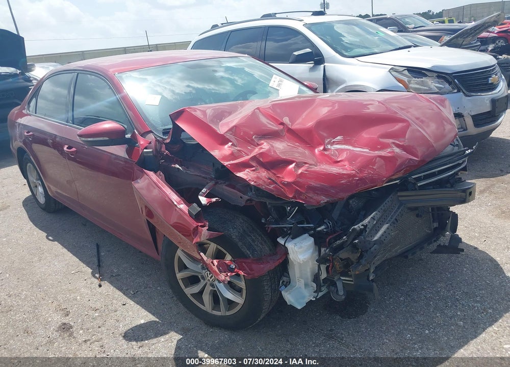 2018 VOLKSWAGEN PASSAT VIN: 1VWAA7A37JC007933