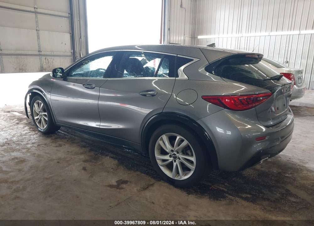 2018 INFINITI QX30 LUXURY VIN: SJKCH5CP2JA060978